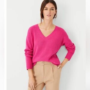 Ann Taylor Easy V-neck ribbed sweater Size S